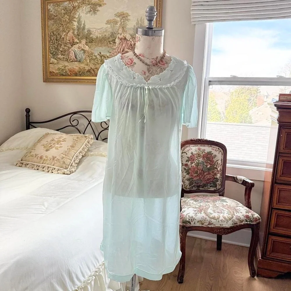 70s‎ vintage blueish green embroidered nightgown size small
